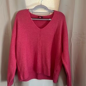 Vince Camuto Pink Sweater! Very comfortable for a nice winter look.